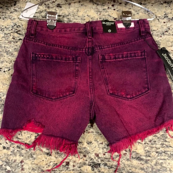 Blank NYC High Rise Shorts - Picture 4 of 4